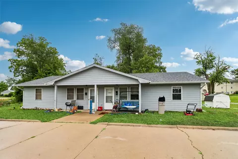 118 W 11th St N, Newton, IA 50208