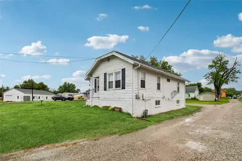 114 W 11th St N, Newton, IA 50208