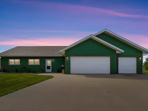 1098 235th St, Leighton, IA 50143
