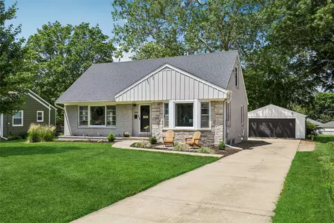 3914 72nd St, Urbandale, IA 50322