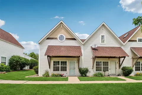 1213 10th Ave NW, Altoona, IA 50009
