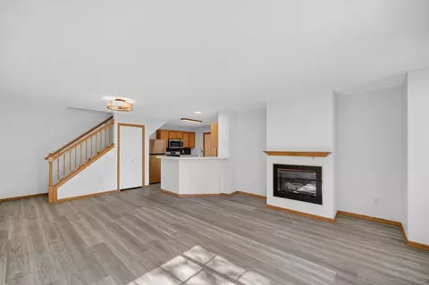 150 S Prairie View Dr #1102, West Des Moines, IA 50266