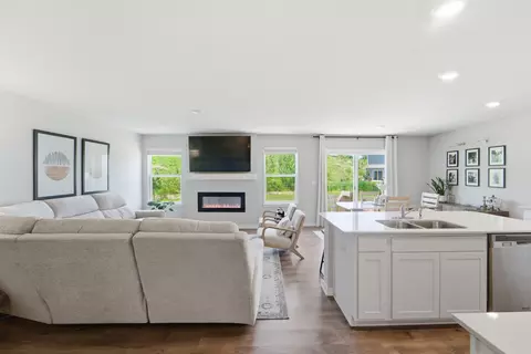 4220 Dakota Cir, Waukee, IA 50263