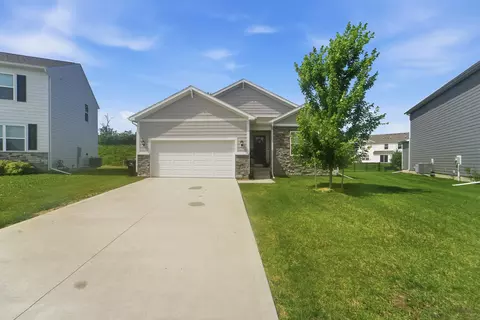4220 Dakota Cir, Waukee, IA 50263