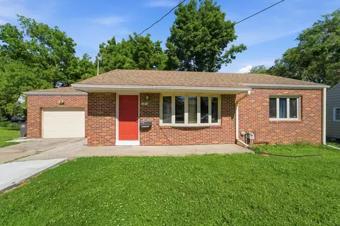 5905 SW 9th St, Des Moines, IA 50315