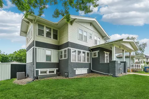 1607 E Walnut St, Des Moines, IA 50316