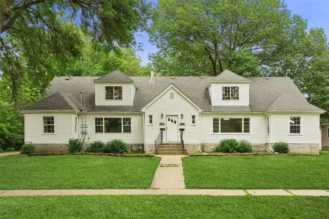 2525 2527 51st St, Des Moines, IA 50310