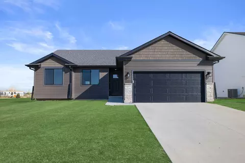 1480 Cedar St, Waukee, IA 50263