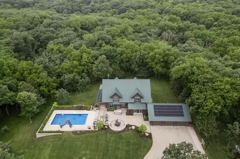 25143 Sportsmans Club Rd, Adel, IA 50003