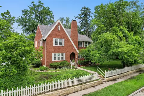 1094 28th St, Des Moines, IA 50311