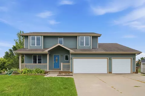 305 Marshall Ct, Runnells, IA 50237