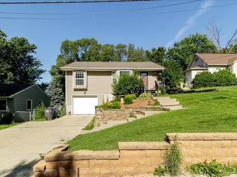 6806 SW 15th St, Des Moines, IA 50315