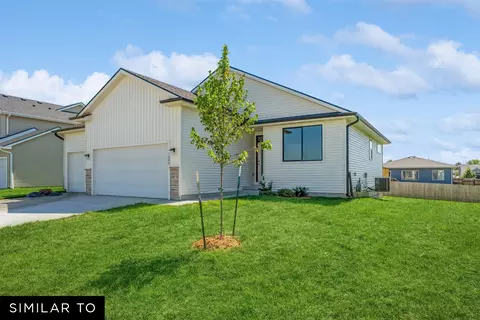 1912 E Clinton Pl, Indianola, IA 50125