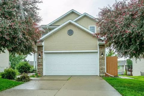 5204 NE Briarwood Dr, Ankeny, IA 50021