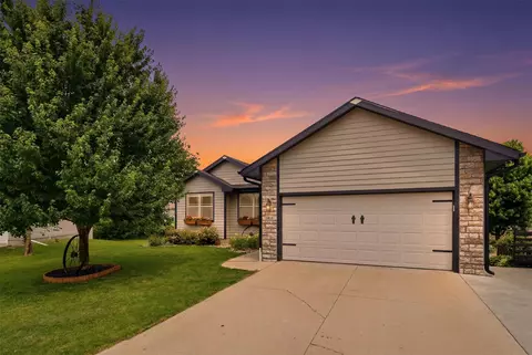 1414 SW 41st Ct, Ankeny, IA 50023