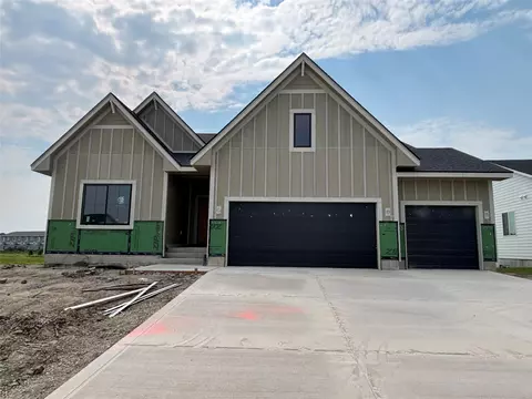 420 NW Ryder Dr, Waukee, IA 50263