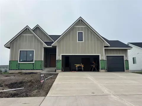 420 NW Ryder Dr, Waukee, IA 50263