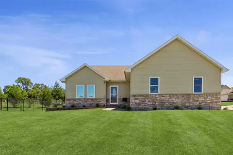 1701 Crabapple Ln, Granger, IA 50109