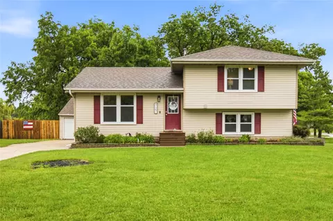 727 22nd Ave SW, Altoona, IA 50009