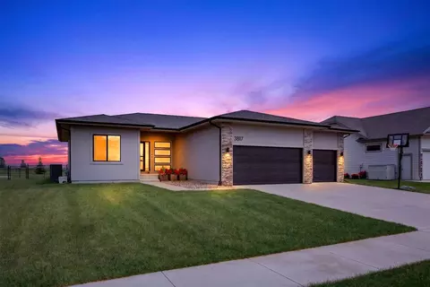 3817 NW Beechwood St, Ankeny, IA 50023
