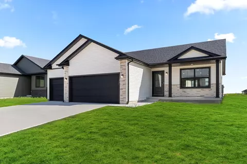 1480 Locust St, Waukee, IA 50263