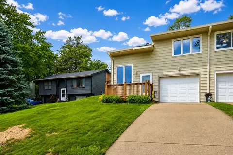 124 E Hughes Cir, Des Moines, IA 50315