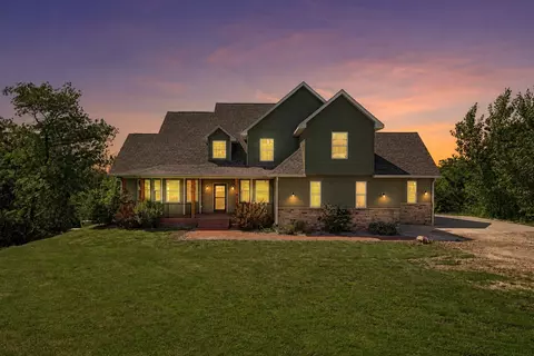 7501 N Onyx Trl, Indianola, IA 50125