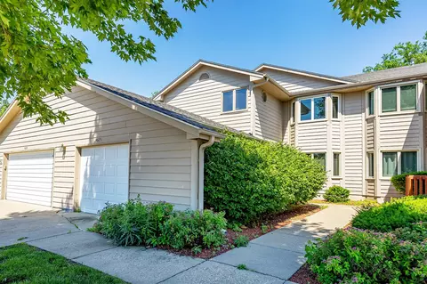 4625 84th St #C, Urbandale, IA 50322