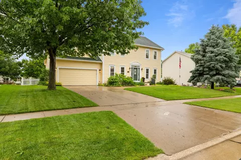 1214 Sandalwood Ct SW, Altoona, IA 50009