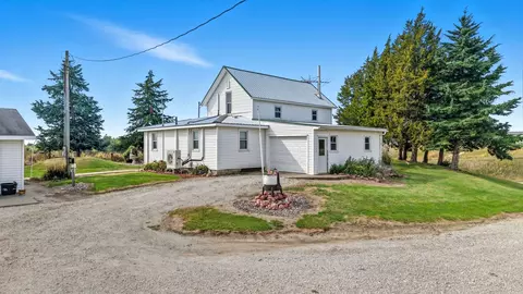 2040 A Stuart Rd, Greenfield, IA 50849