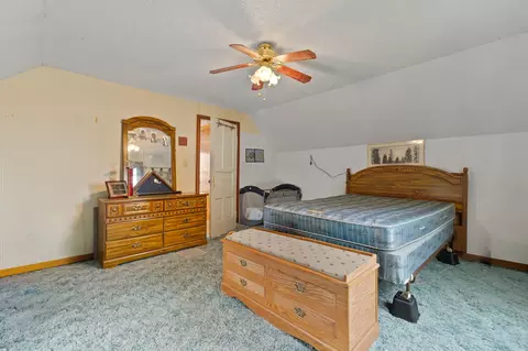 Bedroom - 2040 A Stuart Rd, Greenfield, IA 50849 photo 6 of 6