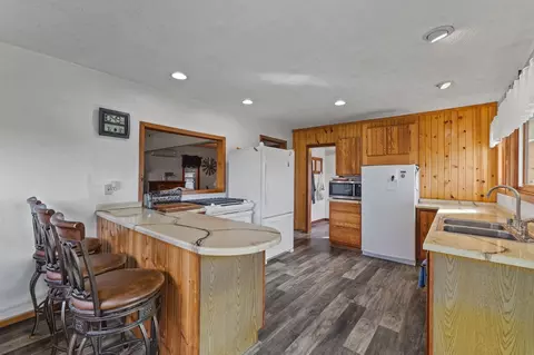 Kitchen - 2040 A Stuart Rd, Greenfield, IA 50849 photo 6 of 6