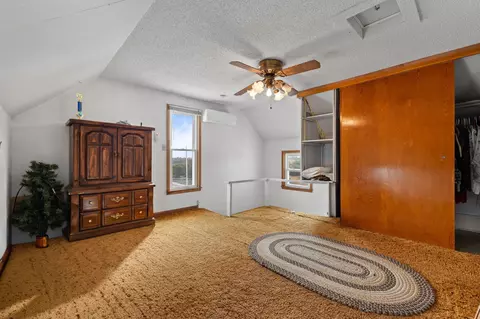 Bedroom - 2040 A Stuart Rd, Greenfield, IA 50849 photo 3 of 6