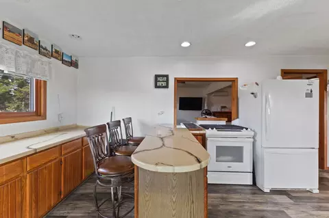 Kitchen - 2040 A Stuart Rd, Greenfield, IA 50849 photo 5 of 6