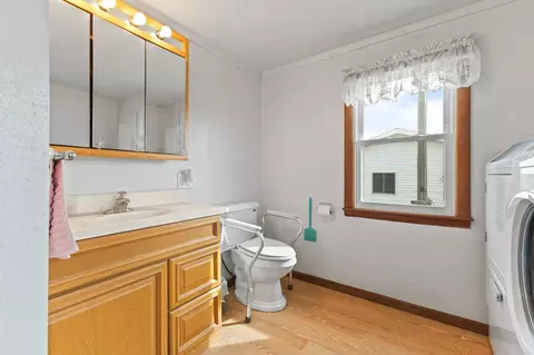 Bath - 2040 A Stuart Rd, Greenfield, IA 50849 photo 2 of 3