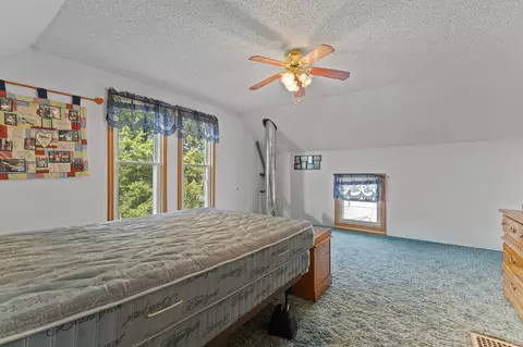Bedroom - 2040 A Stuart Rd, Greenfield, IA 50849 photo 5 of 6