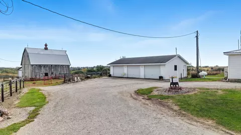 Exterior - 2040 A Stuart Rd, Greenfield, IA 50849 photo 3 of 5