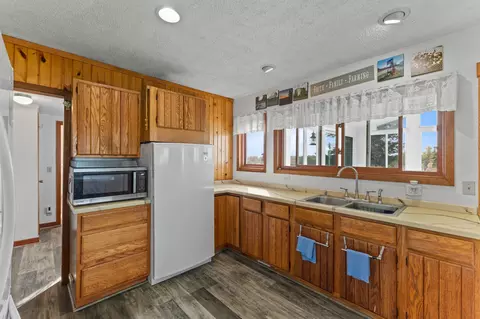 Kitchen - 2040 A Stuart Rd, Greenfield, IA 50849 photo 3 of 6