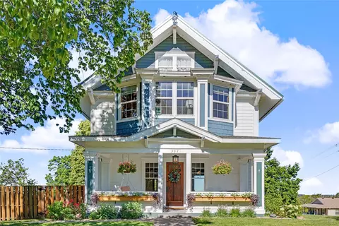 307 N 7th St, Guthrie Center, IA 50115