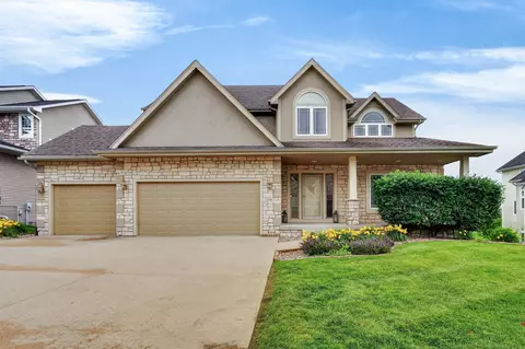 274 S 62nd St, West Des Moines, IA 50266