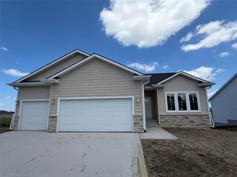 515 NW Georgetown Dr, Waukee, IA 50263
