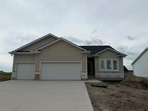 515 NW Georgetown Dr, Waukee, IA 50263