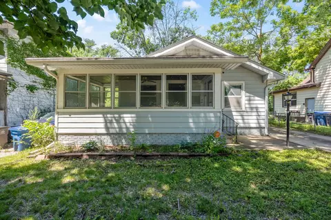 3310 4th St, Des Moines, IA 50313
