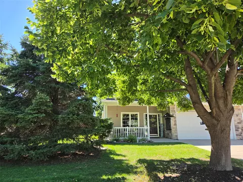 10531 Hickory Dr #1, Urbandale, IA 50322