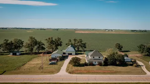12397 240th St, Linden, IA 50146