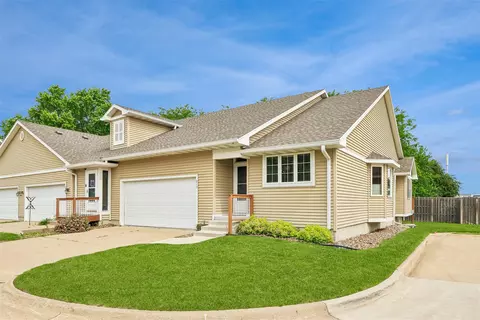 215 SE Lowell Dr, Ankeny, IA 50021