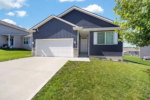 2440 E Kenyon Ave, Des Moines, IA 50320