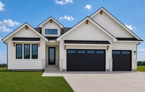 17312 Northview Dr, Urbandale, IA 50323