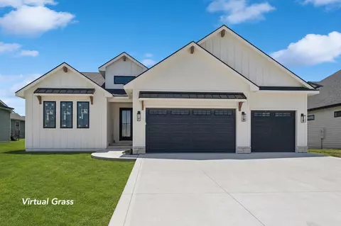 17312 Northview Dr, Urbandale, IA 50323