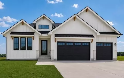 17312 Northview Dr, Urbandale, IA 50323